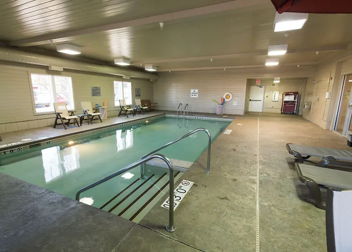 Holiday Inn Express & Suites Iron Mountain By Ihg